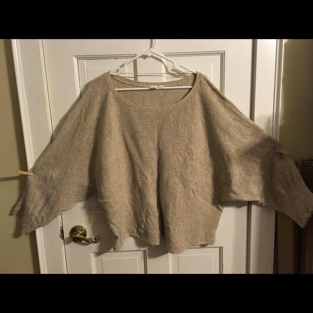 Gap Size XL Beige Wide Arm Sweater